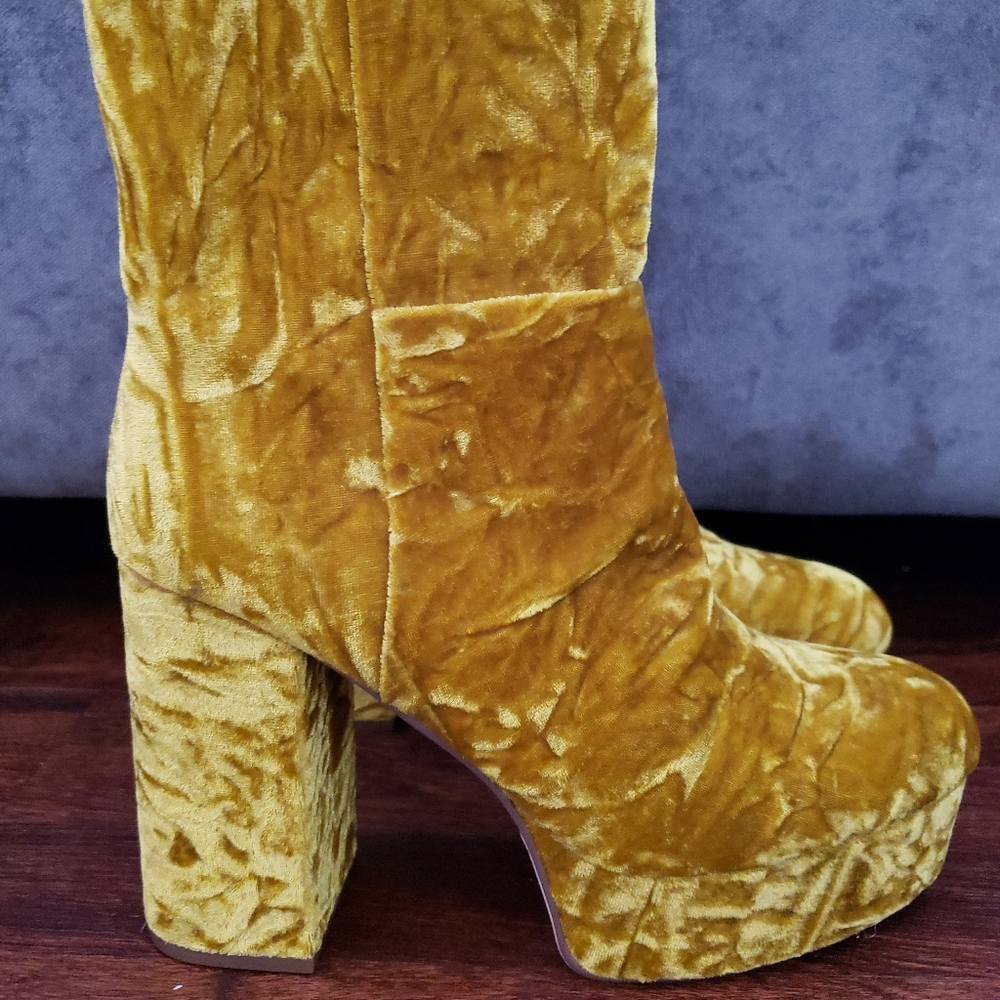 Urban Outfitters Michelle Chartreus platforms